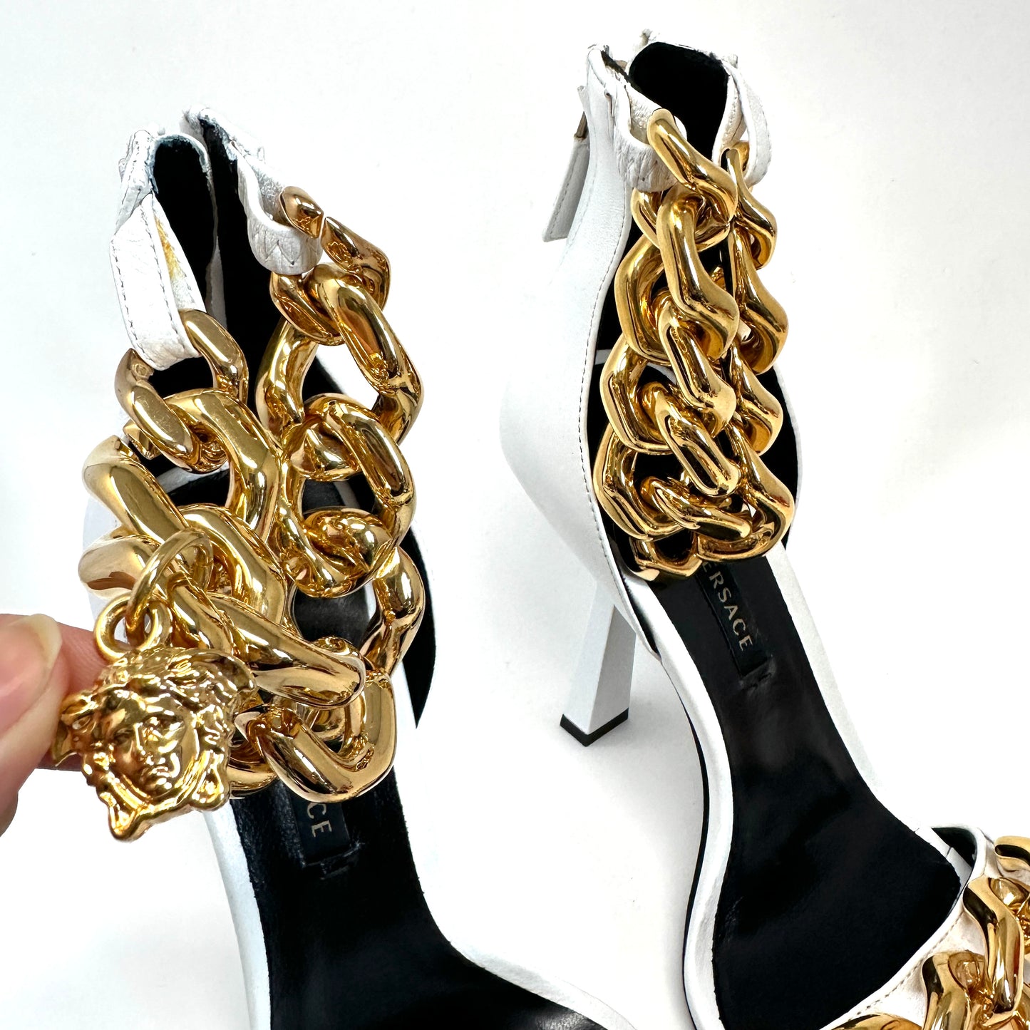 VERSACE MEDUSA CHAIN WHITE HIGH HEEL 37