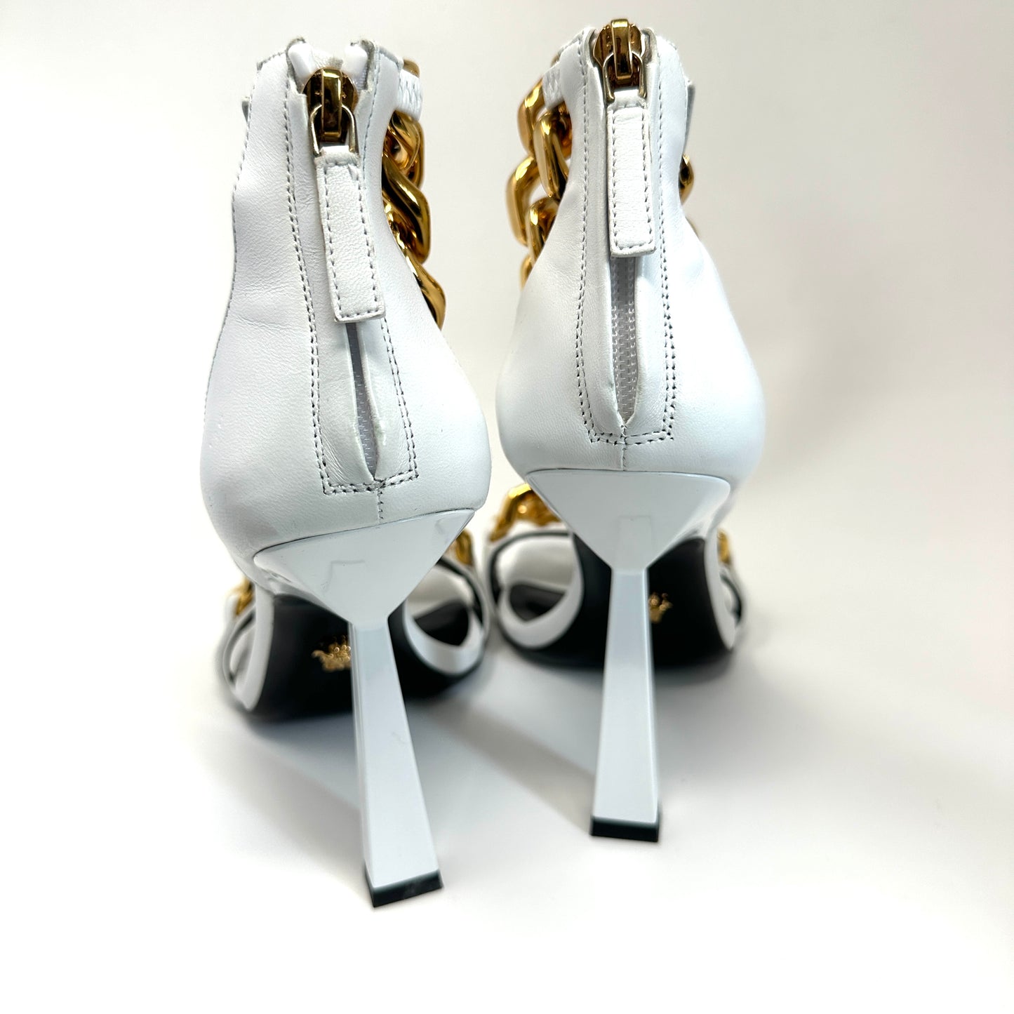 VERSACE MEDUSA CHAIN WHITE HIGH HEEL 37