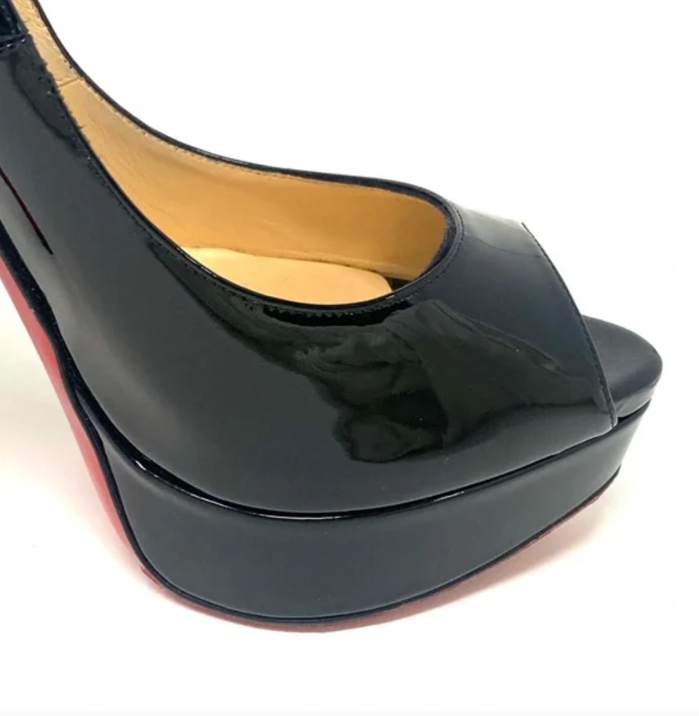 CHRISTIAN LOUBOUTIN PATENT HEELS 40